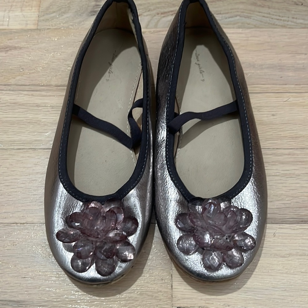 Girls Zara shoes in a patina (silver like) color